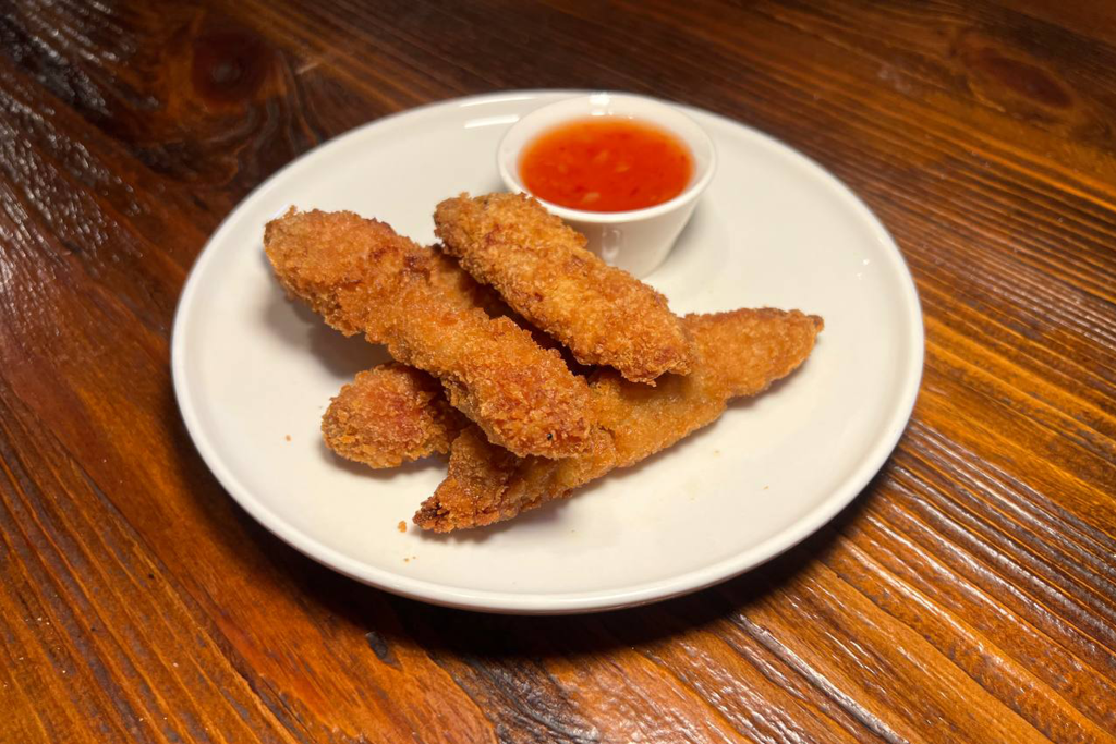 Куриные стрипсы с соусом «Сладкий чили».png